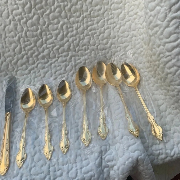New old stock, Oneida Kenwood, Golden Natchez flatware, 20 piece 24K gold plated - Picture 11 of 11